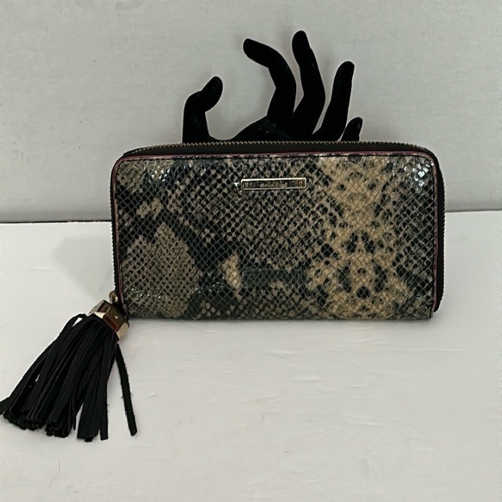 Stella & Dot Snakeskin Wallet with pink accent color and tassel